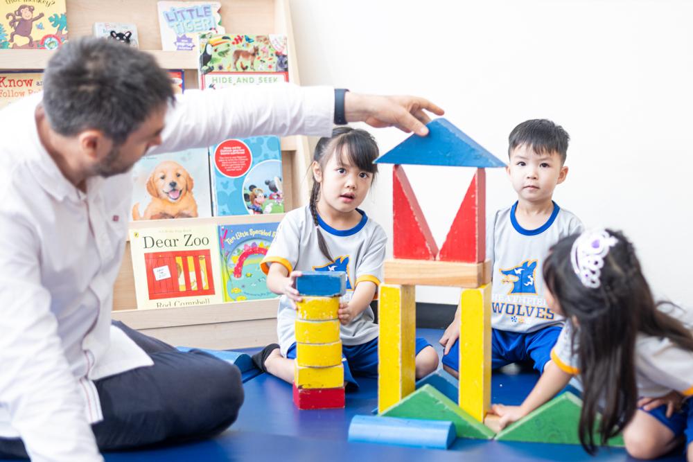 Chilren studying math